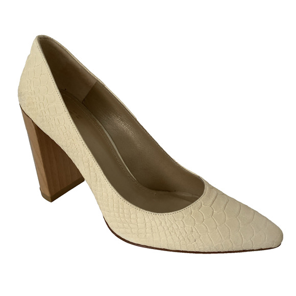 Stuart Weitzman Laney Pump Ivory Cream Snake Embossed Leather Point Wood Clear 7 - Picture 1 of 10